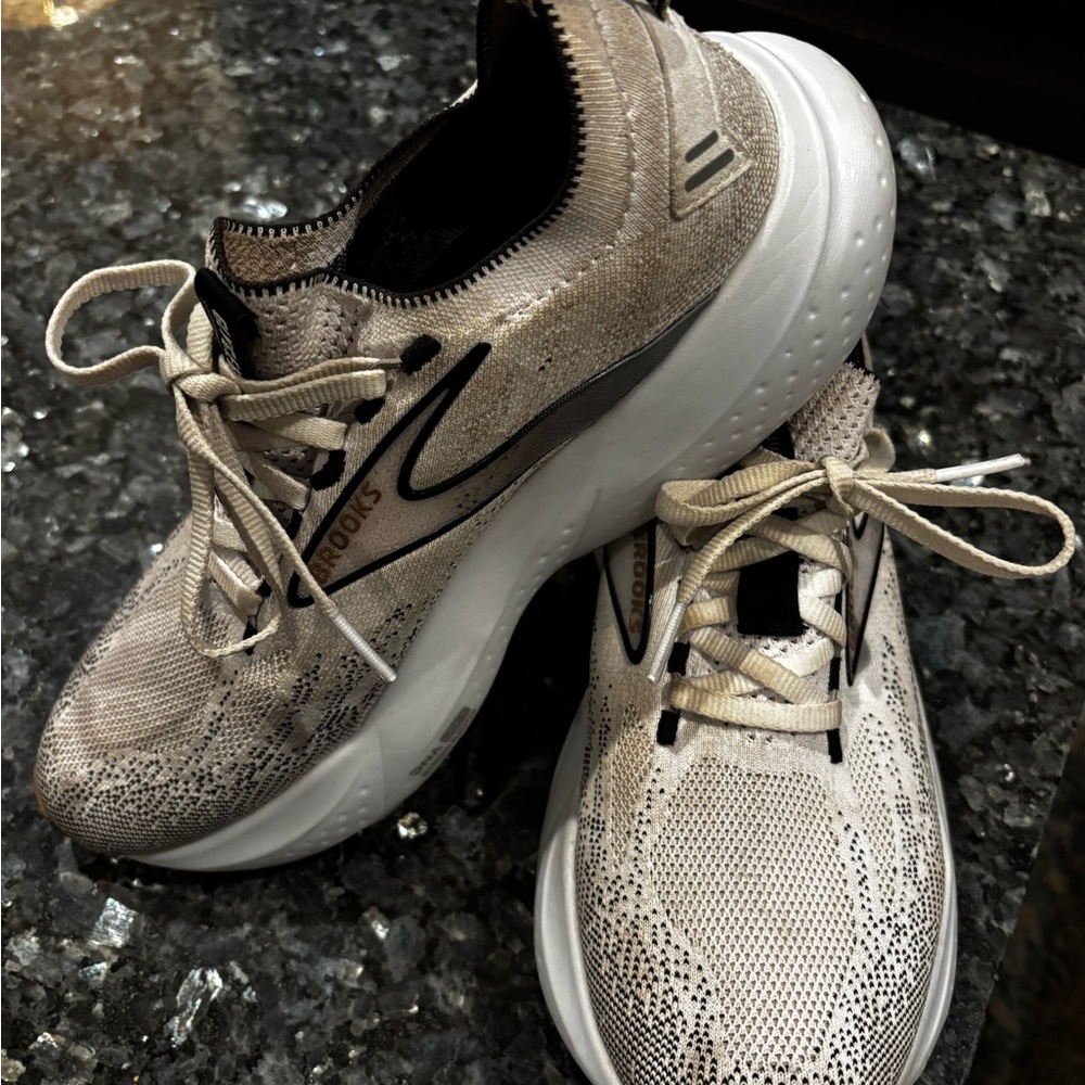Brooks Women's Athletic Shoes - Cream and Black